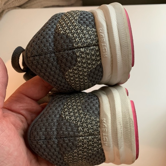 ✨3 for $25✨New Balance running shoes - Picture 6 of 12